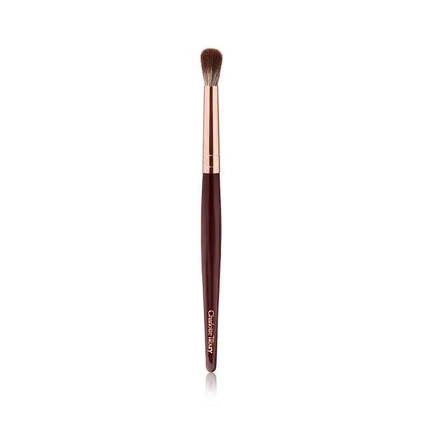 Charlotte Tilbury Eye Blender Brush &ndash; кисть для растушёвки теней Rose Gold & Night Crimson 45c-88b фото