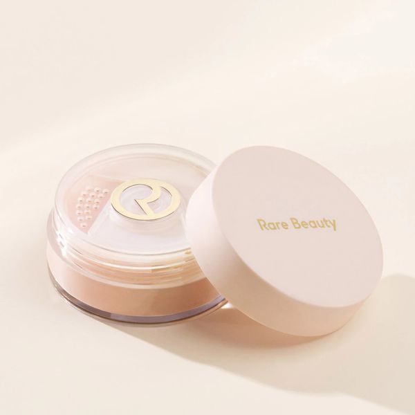 Пудра для фиксации макияжа Rare Beauty Always an Optimist Soft Radiance Setting Powder, оттенок - Light Medium, 9.5 г 067-80b фото